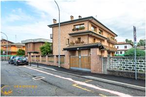 Apri Galleria Immagini